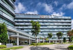 Tampines Grande (D18), Retail #599291081